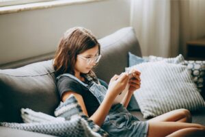 Redes sociales, desinformación y su impacto en la alimentación y el bienestar